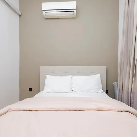 Exclusive Building With Two וילה איסטמבול