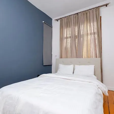 Exclusive Building With Two Villa